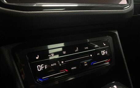 Volkswagen Tiguan II, 2021 год, 4 012 000 рублей, 17 фотография