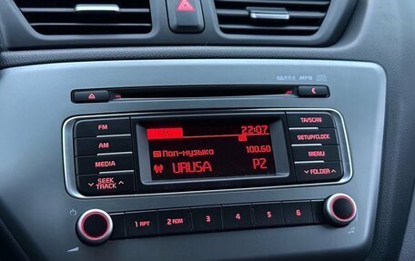 KIA Rio III рестайлинг, 2013 год, 877 000 рублей, 17 фотография