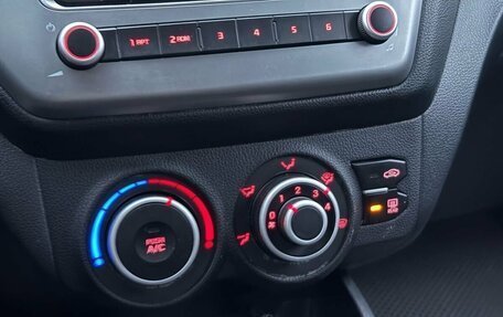 KIA Rio III рестайлинг, 2013 год, 877 000 рублей, 16 фотография