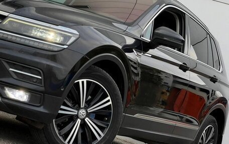 Volkswagen Tiguan II, 2018 год, 1 850 000 рублей, 1 фотография