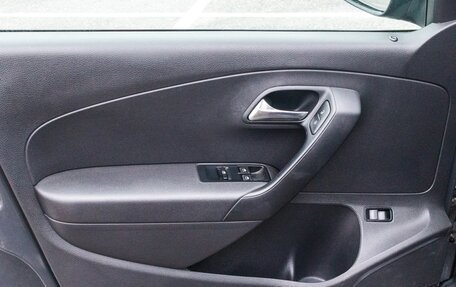 Volkswagen Polo VI (EU Market), 2011 год, 600 000 рублей, 9 фотография