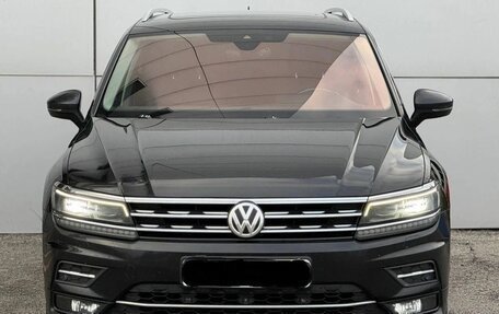 Volkswagen Tiguan II, 2018 год, 1 850 000 рублей, 2 фотография