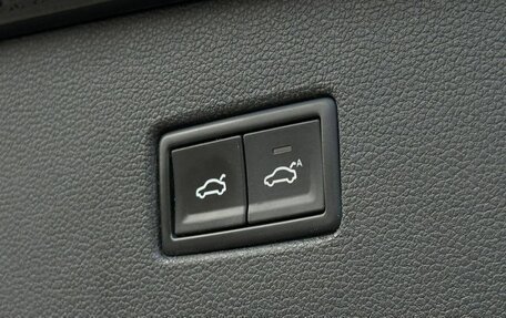 Volkswagen Tiguan II, 2018 год, 1 850 000 рублей, 18 фотография