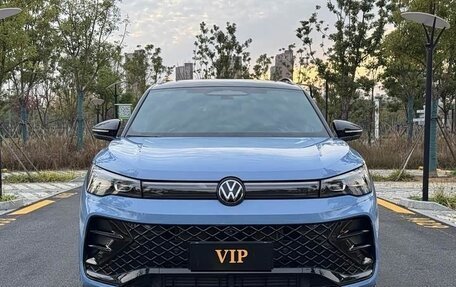 Volkswagen Tiguan, 2025 год, 4 250 032 рублей, 2 фотография