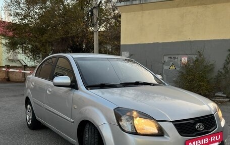 KIA Rio II, 2010 год, 385 000 рублей, 2 фотография