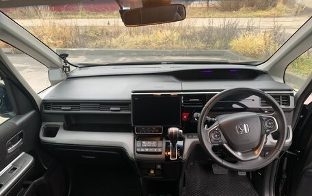 Honda Stepwgn IV, 2018 год, 2 250 000 рублей, 14 фотография