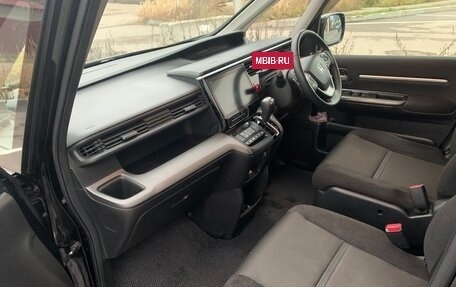 Honda Stepwgn IV, 2018 год, 2 250 000 рублей, 13 фотография