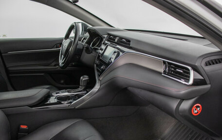 Toyota Camry, 2020 год, 3 020 000 рублей, 9 фотография