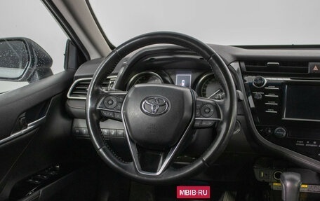 Toyota Camry, 2020 год, 3 020 000 рублей, 14 фотография