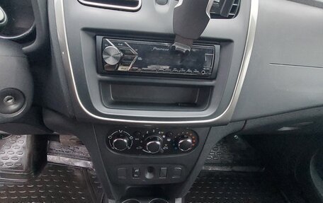 Renault Sandero II рестайлинг, 2017 год, 1 200 000 рублей, 11 фотография