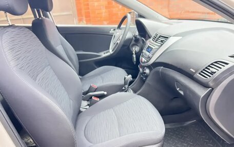 Hyundai Solaris II рестайлинг, 2015 год, 965 000 рублей, 12 фотография