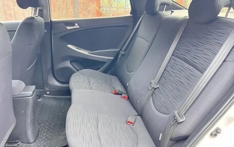 Hyundai Solaris II рестайлинг, 2015 год, 965 000 рублей, 10 фотография