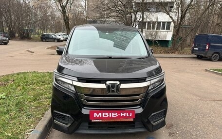 Honda Stepwgn IV, 2017 год, 2 200 000 рублей, 2 фотография