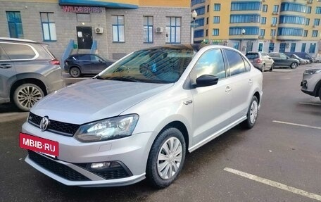 Volkswagen Polo VI (EU Market), 2016 год, 899 000 рублей, 2 фотография