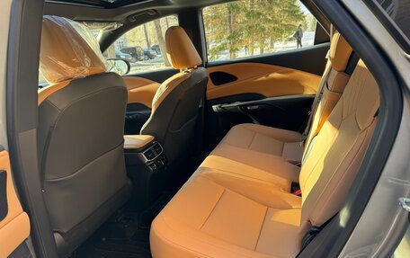 Lexus RX IV рестайлинг, 2025 год, 7 350 000 рублей, 12 фотография