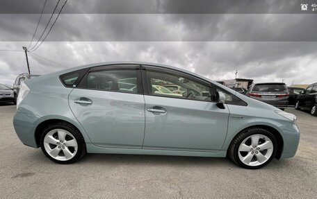 Toyota Prius, 2015 год, 1 150 000 рублей, 19 фотография