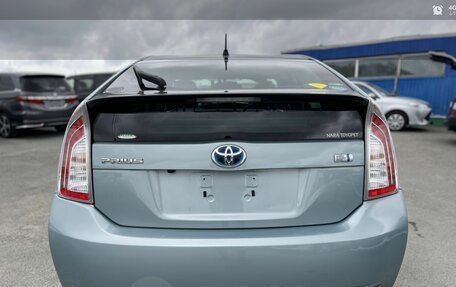 Toyota Prius, 2015 год, 1 150 000 рублей, 17 фотография