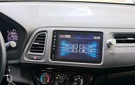 Honda Vezel, 2022 год, 1 750 000 рублей, 4 фотография