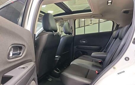 Honda Vezel, 2022 год, 1 750 000 рублей, 6 фотография