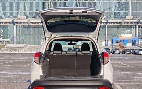 Honda Vezel, 2022 год, 1 750 000 рублей, 10 фотография