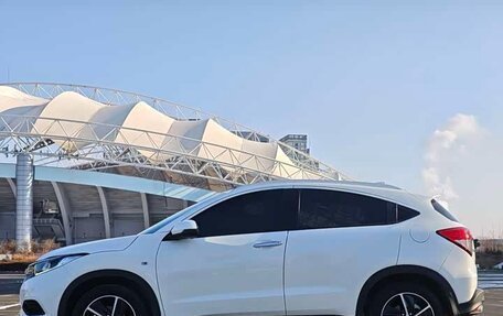 Honda Vezel, 2022 год, 1 750 000 рублей, 11 фотография