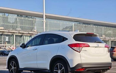 Honda Vezel, 2022 год, 1 750 000 рублей, 12 фотография