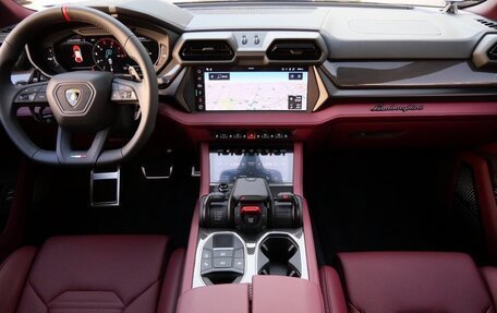 Lamborghini Urus I, 2025 год, 50 000 000 рублей, 9 фотография