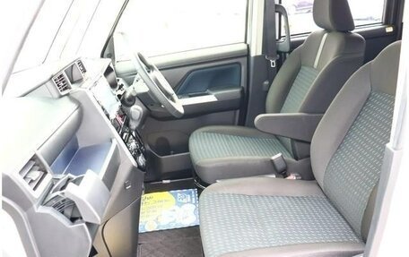 Toyota Roomy I, 2022 год, 902 000 рублей, 14 фотография