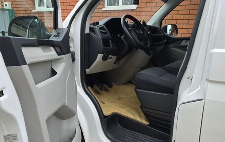 Volkswagen Transporter T6 рестайлинг, 2019 год, 3 200 000 рублей, 2 фотография