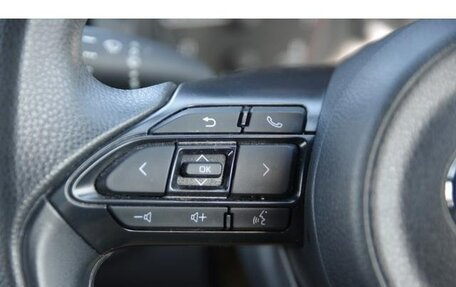 Toyota Yaris XP150 рестайлинг, 2022 год, 1 010 000 рублей, 15 фотография