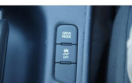 Toyota Yaris XP150 рестайлинг, 2022 год, 1 010 000 рублей, 21 фотография