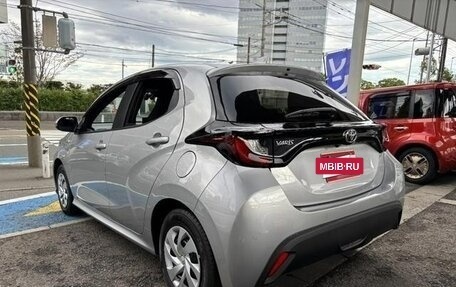 Toyota Yaris XP150 рестайлинг, 2022 год, 1 012 000 рублей, 5 фотография