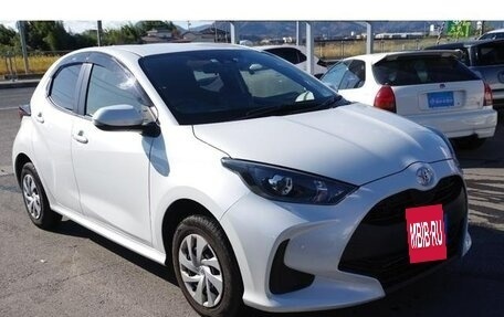 Toyota Yaris XP150 рестайлинг, 2022 год, 1 010 000 рублей, 19 фотография