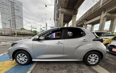 Toyota Yaris XP150 рестайлинг, 2022 год, 1 012 000 рублей, 6 фотография
