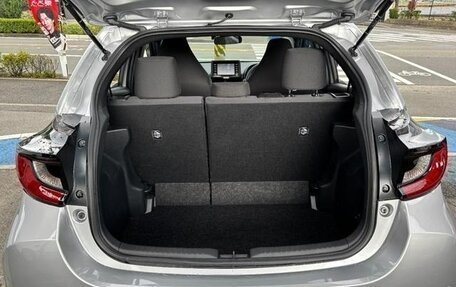 Toyota Yaris XP150 рестайлинг, 2022 год, 1 012 000 рублей, 20 фотография