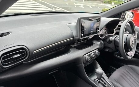 Toyota Yaris XP150 рестайлинг, 2022 год, 1 012 000 рублей, 18 фотография