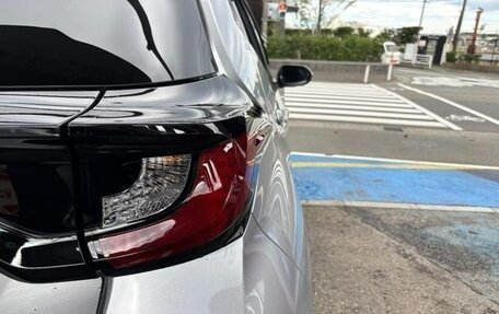 Toyota Yaris XP150 рестайлинг, 2022 год, 1 012 000 рублей, 32 фотография