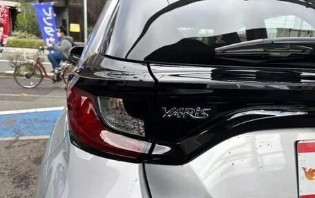 Toyota Yaris XP150 рестайлинг, 2022 год, 1 012 000 рублей, 33 фотография