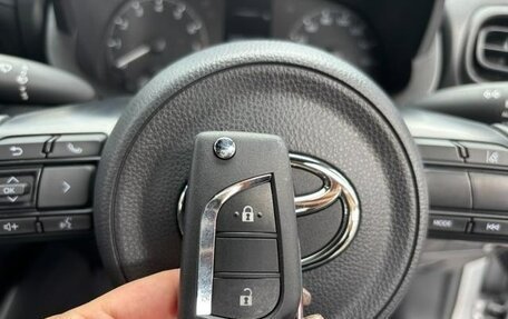 Toyota Yaris XP150 рестайлинг, 2022 год, 1 012 000 рублей, 40 фотография