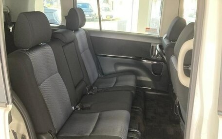 Toyota ISis I, 2016 год, 1 295 000 рублей, 21 фотография