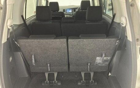 Toyota ISis I, 2016 год, 1 295 000 рублей, 24 фотография