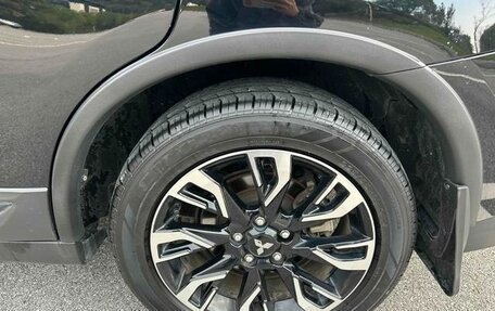 Mitsubishi Outlander III рестайлинг 3, 2022 год, 2 200 000 рублей, 25 фотография