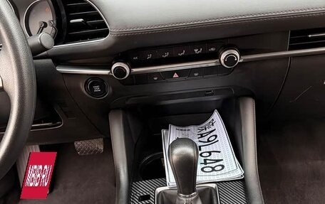 Mazda 3, 2021 год, 1 670 000 рублей, 10 фотография