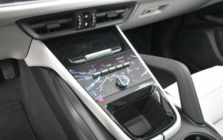 Porsche Cayenne III, 2025 год, 19 290 000 рублей, 25 фотография