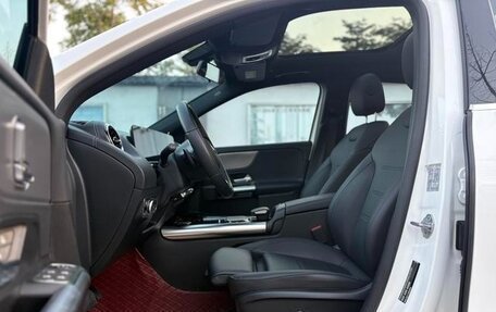 Mercedes-Benz GLA, 2023 год, 2 300 000 рублей, 7 фотография