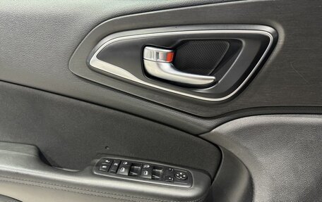 Chrysler 200 II, 2015 год, 1 190 000 рублей, 17 фотография