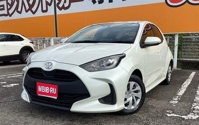 Toyota Yaris XP150 рестайлинг, 2022 год, 1 032 000 рублей, 1 фотография