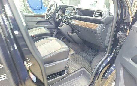 Volkswagen Multivan T6 рестайлинг, 2020 год, 4 950 000 рублей, 10 фотография