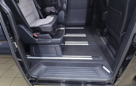 Volkswagen Multivan T6 рестайлинг, 2020 год, 4 950 000 рублей, 9 фотография