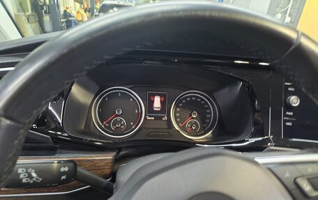 Volkswagen Multivan T6 рестайлинг, 2020 год, 4 950 000 рублей, 13 фотография